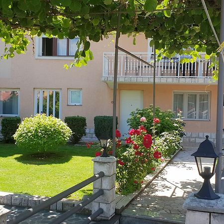 מוסטר Accommodation Vesa מראה חיצוני תמונה