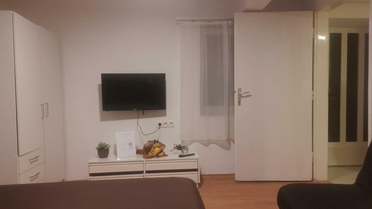 מוסטר Accommodation Vesa מראה חיצוני תמונה